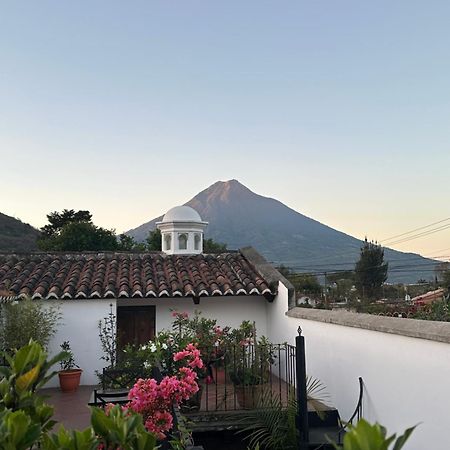 Casa Elena Bed & Breakfast Antigua Exterior photo