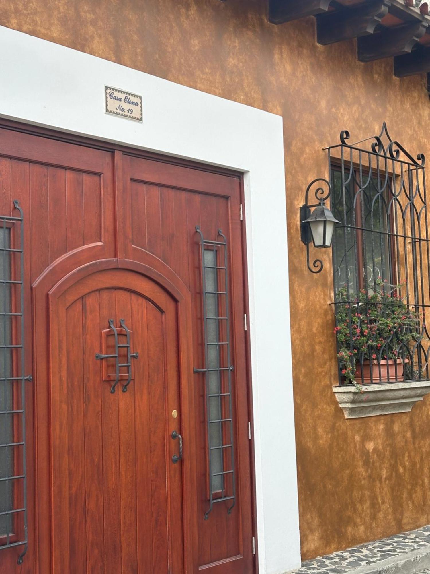 Casa Elena Bed & Breakfast Antigua Exterior photo