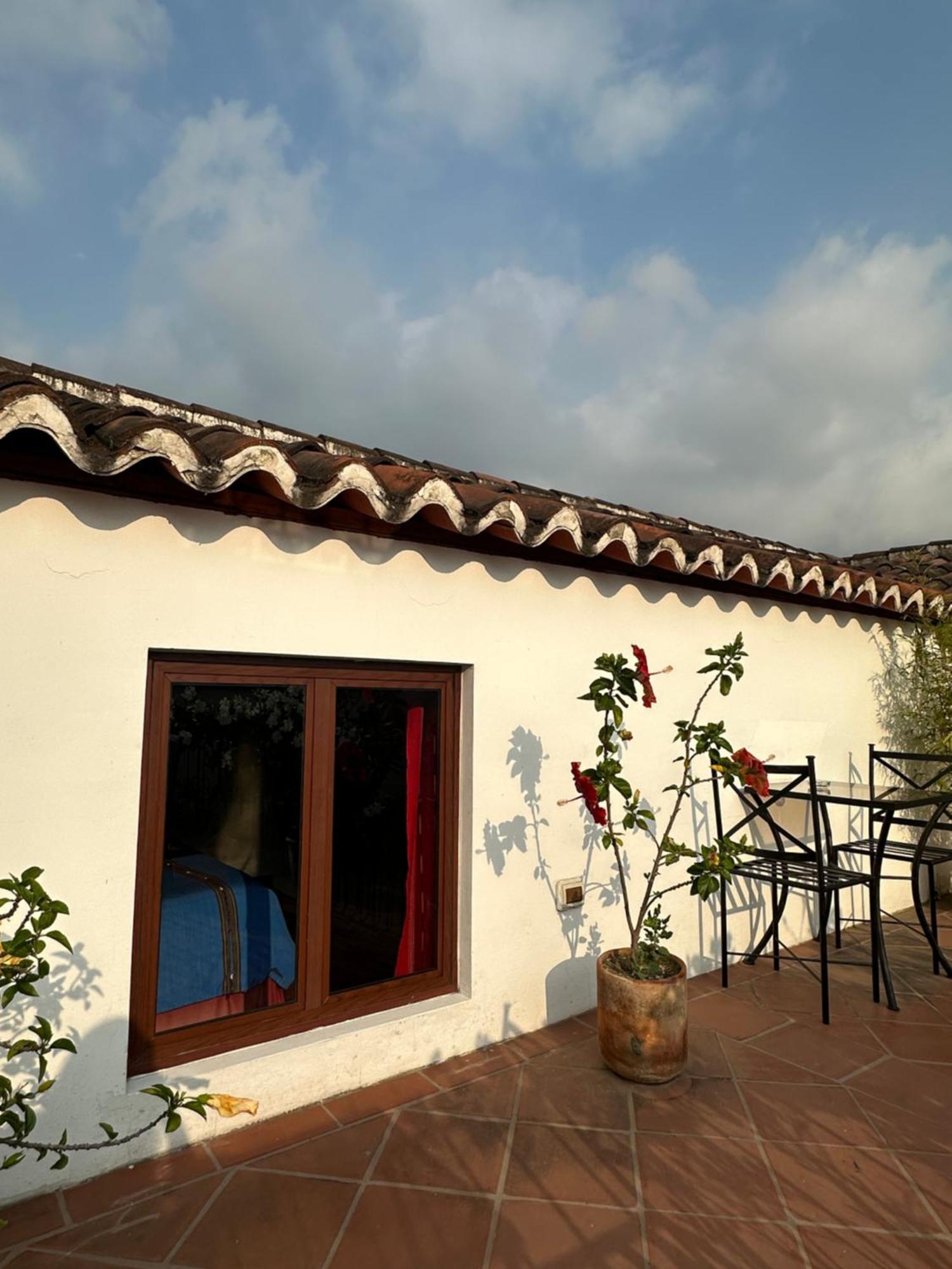 Casa Elena Bed & Breakfast Antigua Exterior photo