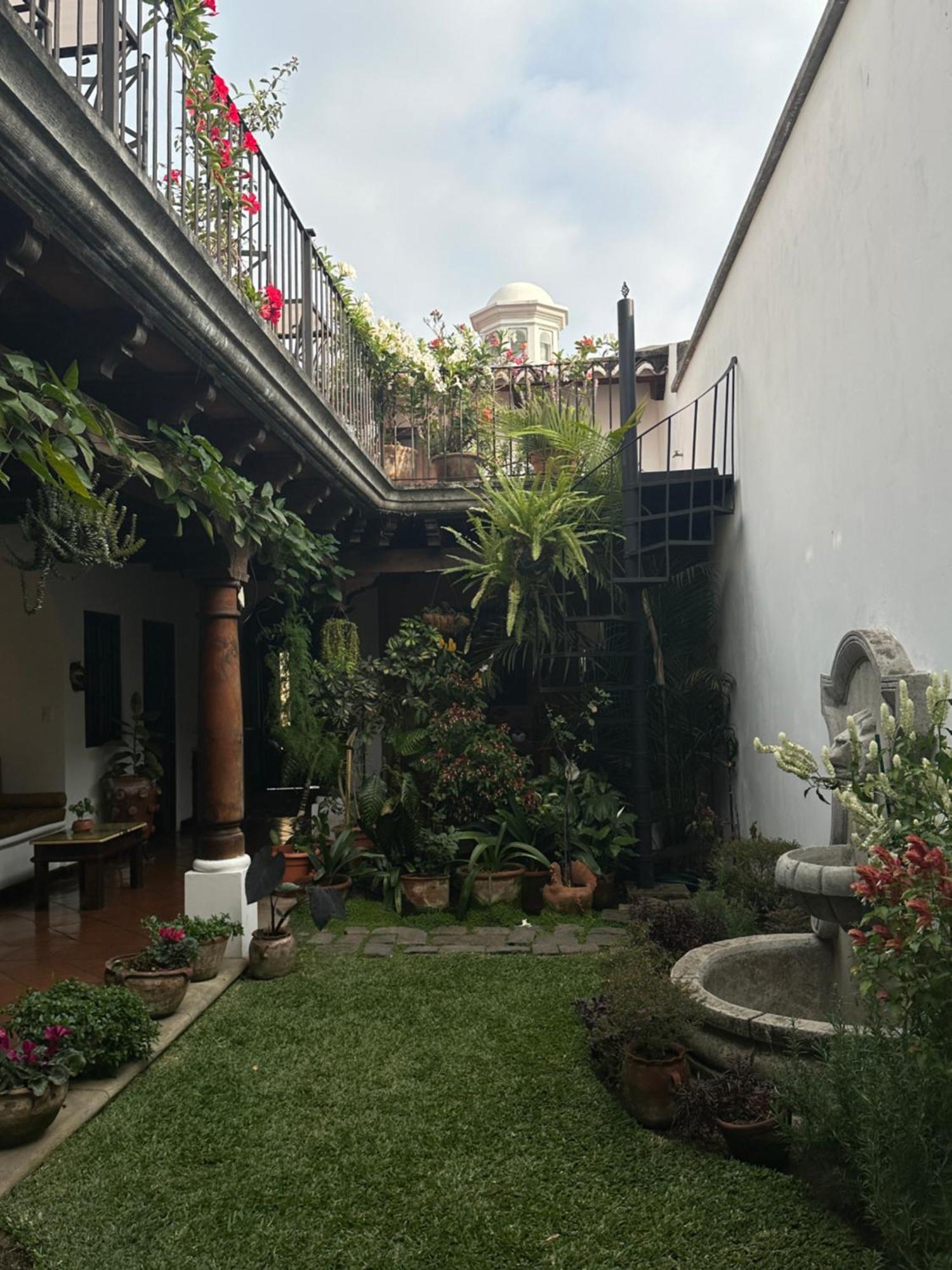 Casa Elena Bed & Breakfast Antigua Exterior photo