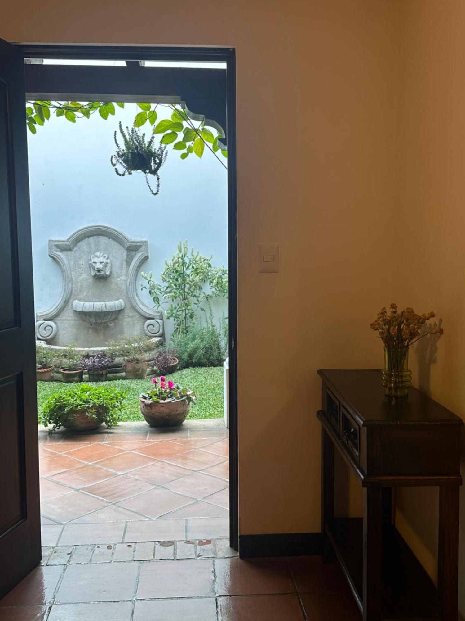 Casa Elena Bed & Breakfast Antigua Exterior photo